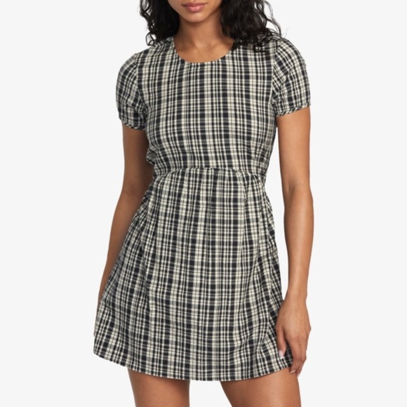 RVCA Mavis Mini Dress Black and White A-Line Mini Dress size S NEW - Picture 1 of 13